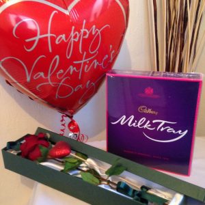 Valentine Gift Set – Balloon, Chocolates & Beautiful red rose in gift box